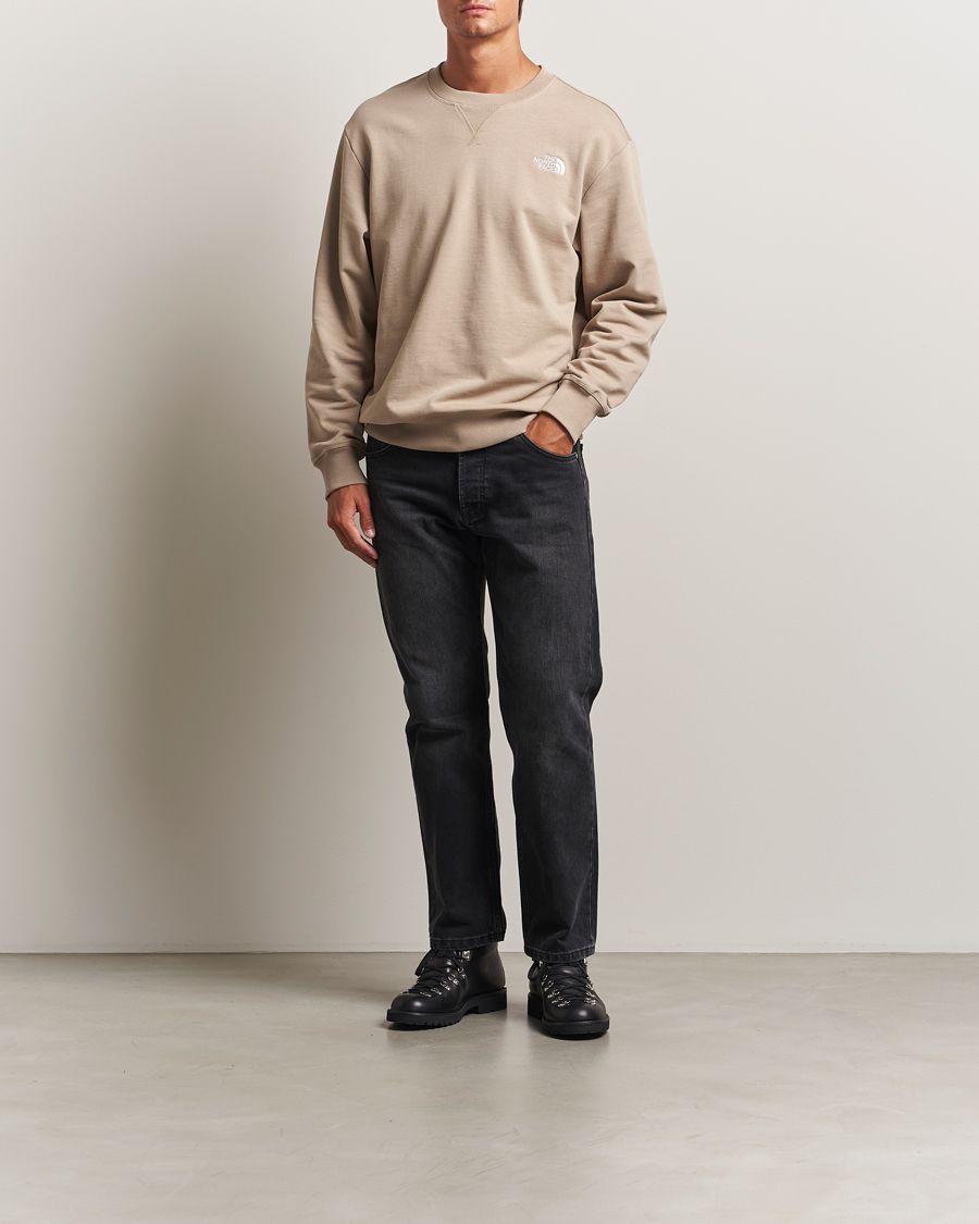 Men | Sweaters & Knitwear | The North Face | Essential Lite Crew Neck Beige