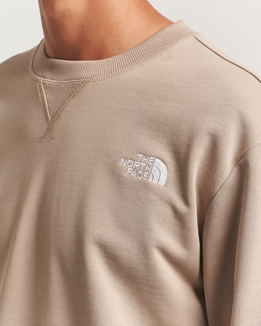Men | Sweaters & Knitwear | The North Face | Essential Lite Crew Neck Beige