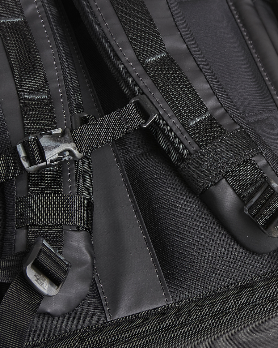 Men | The North Face Base Camp Voyager Daypack Black | The North Face | Base Camp Voyager Daypack Black