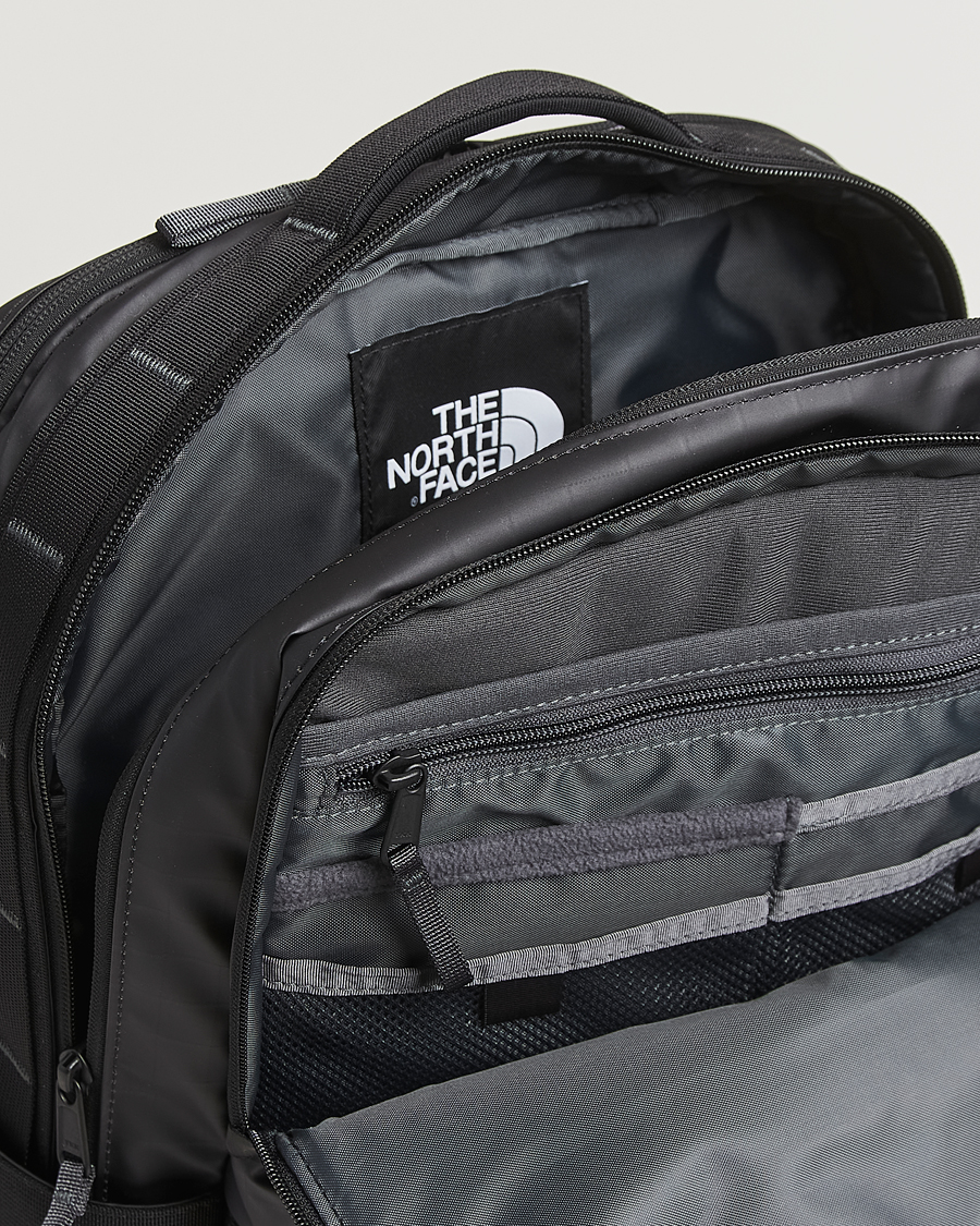Men | The North Face Base Camp Voyager Daypack Black | The North Face | Base Camp Voyager Daypack Black