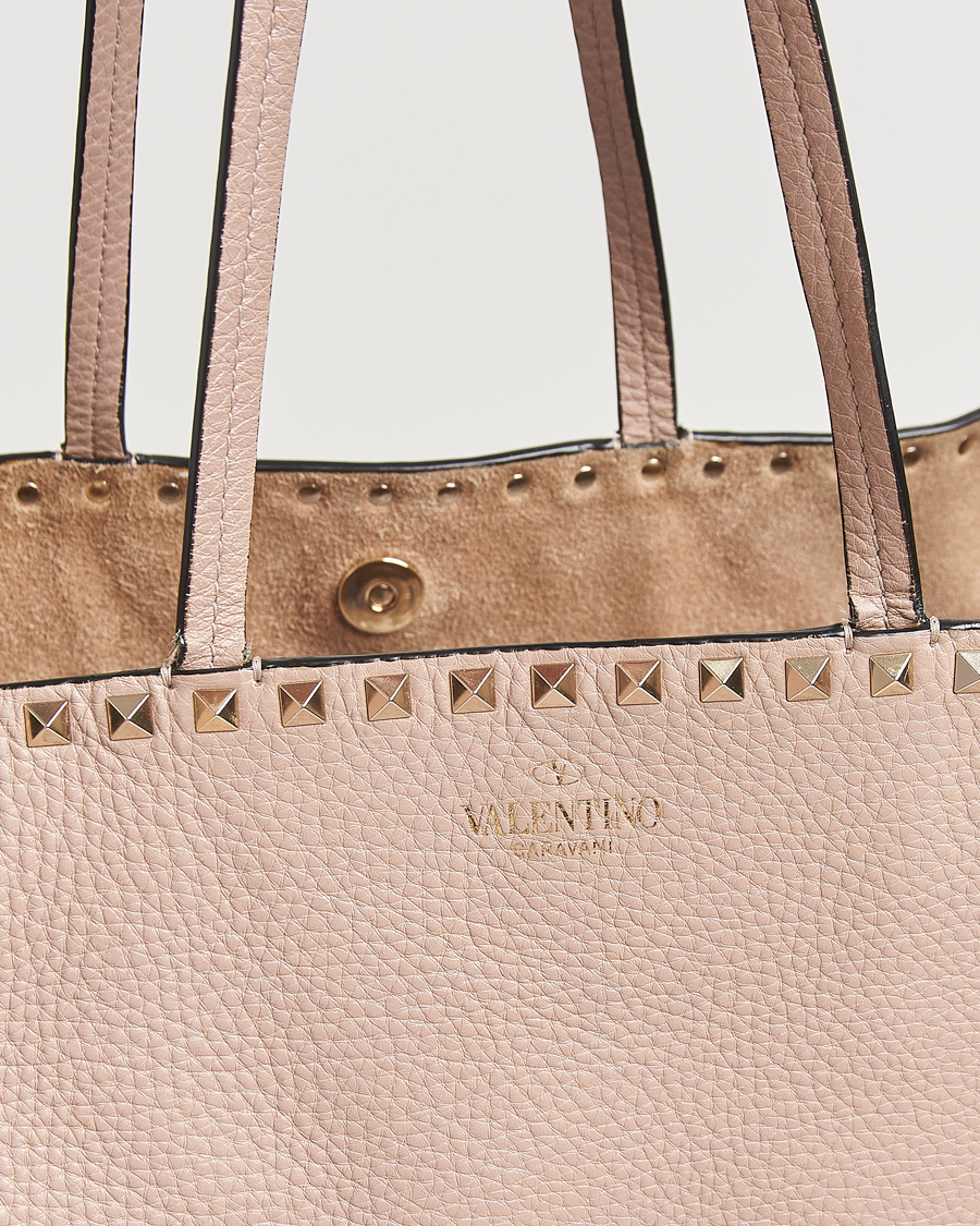 Men | Valentino Pre-Owned Medium Rockstud Tote Bag Poudre | Valentino Pre-Owned | Medium Rockstud Tote Bag Poudre