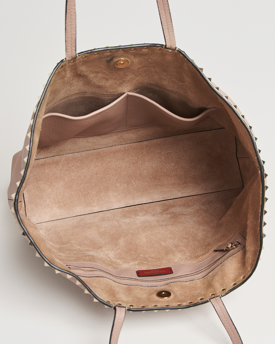 Men | Valentino Pre-Owned Medium Rockstud Tote Bag Poudre | Valentino Pre-Owned | Medium Rockstud Tote Bag Poudre