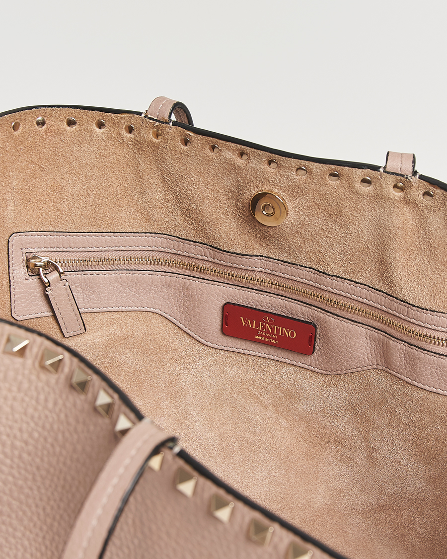 Men | Valentino Pre-Owned Medium Rockstud Tote Bag Poudre | Valentino Pre-Owned | Medium Rockstud Tote Bag Poudre