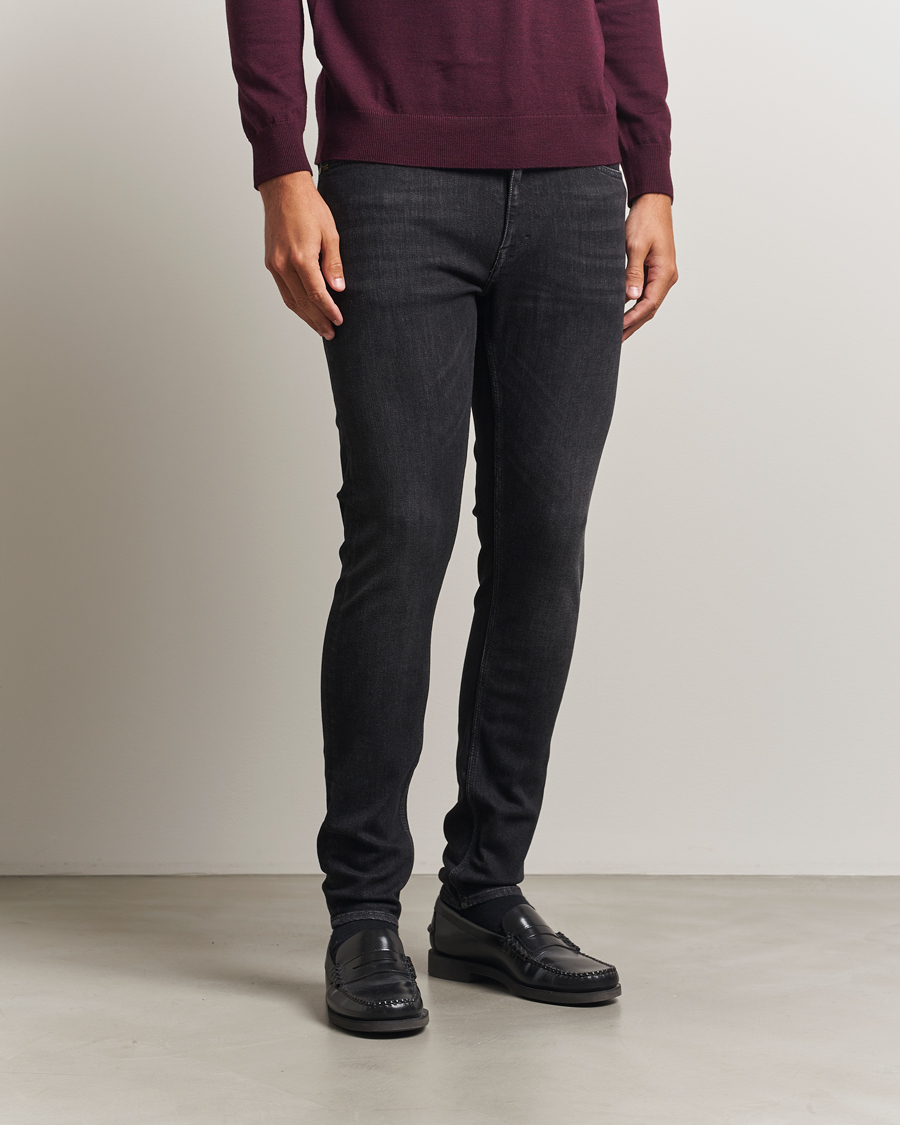 Men | Trousers | Tiger of Sweden | Evolve Jeans Washed Black