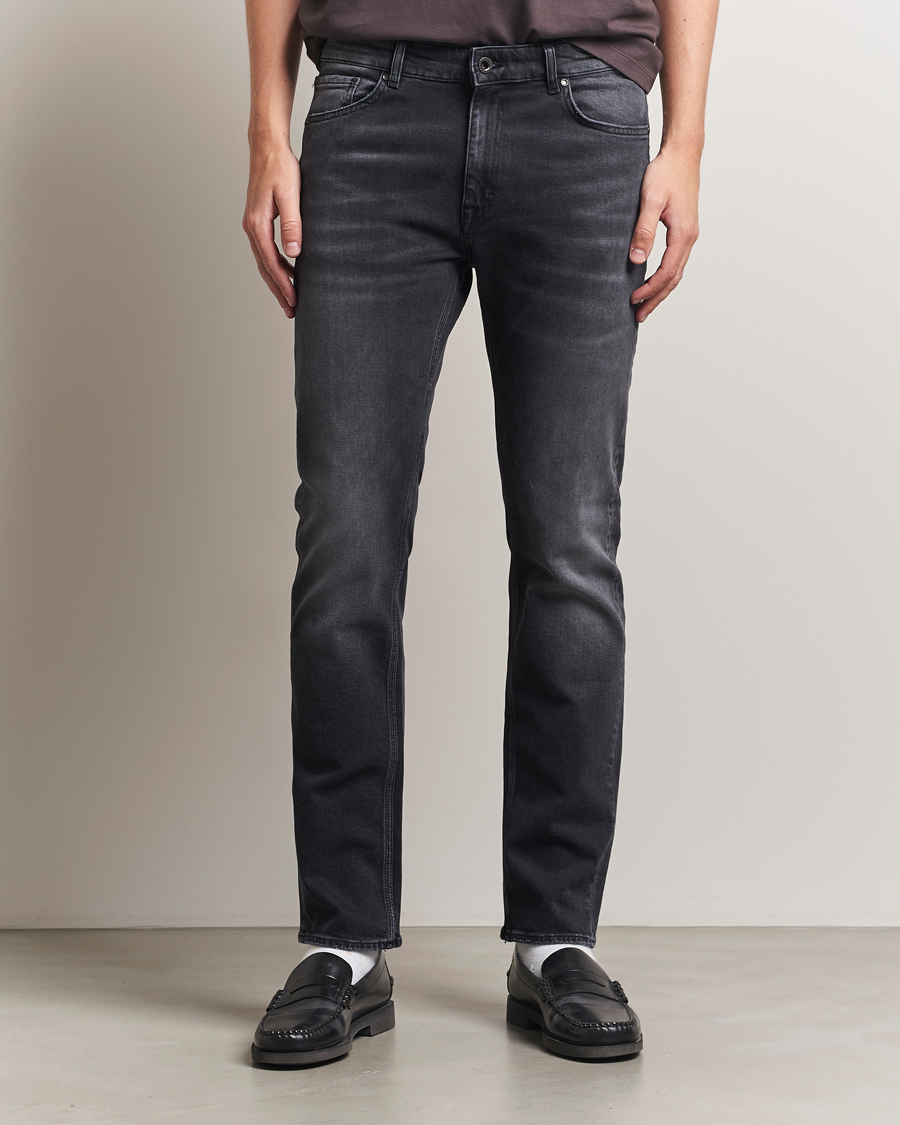 Men | Trousers | Tiger of Sweden | Des Jeans Washed Black