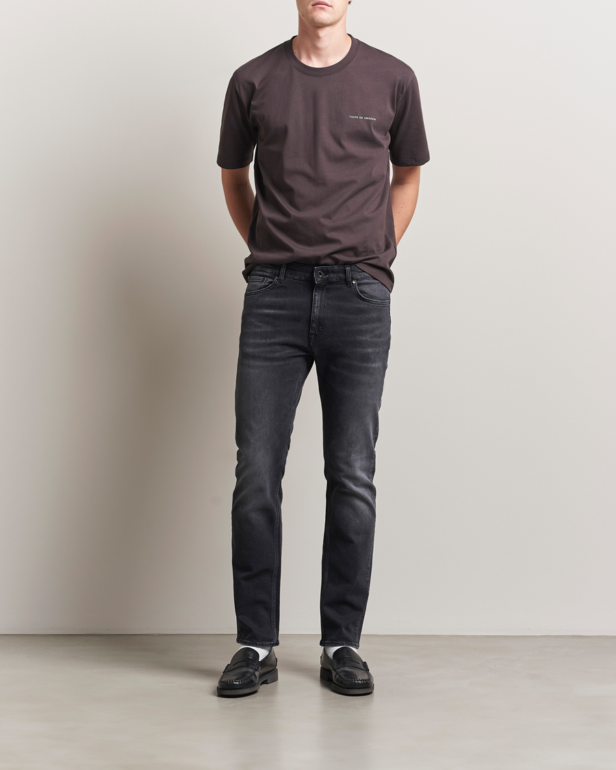 Men | T-Shirts | Tiger of Sweden | Pro Logo Crew Neck T-Shirt Triumph Steel