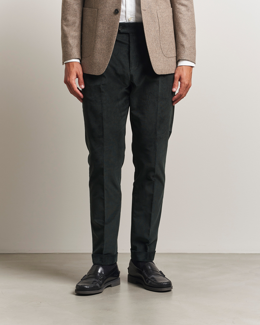Men | Trousers | Tiger of Sweden | Tenuta Pleated Corduroy Trousers Midnight Green