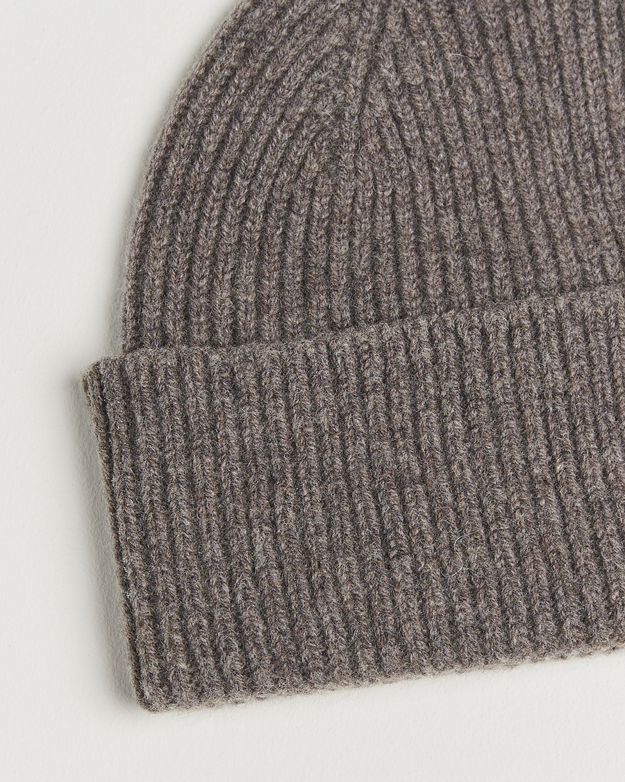 Men | Beanies | Robert Mackie | Clyde Lambswool Beanie Light Brown