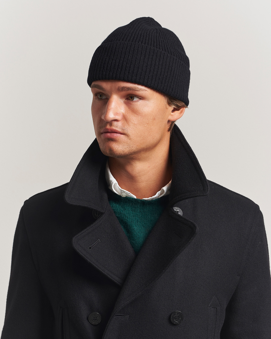 Men | Beanies | Robert Mackie | Clyde Lambswool Beanie Black