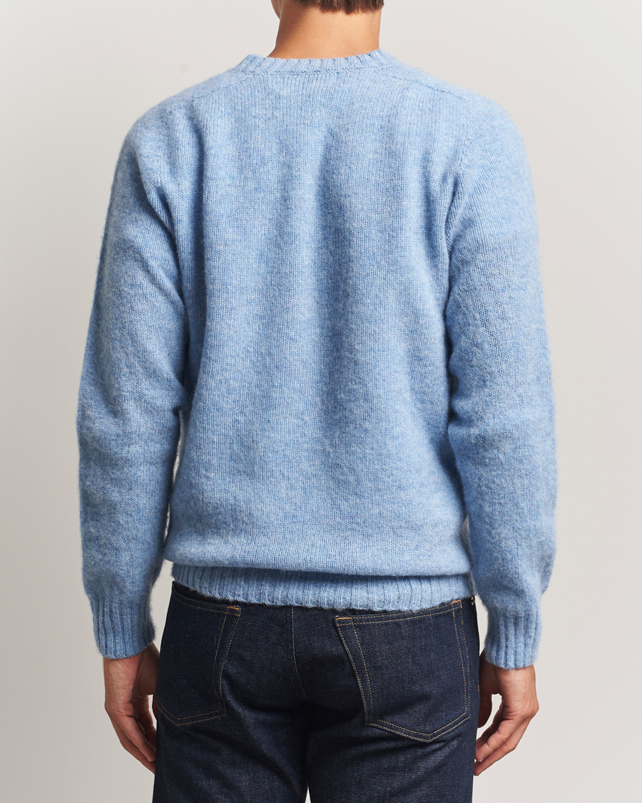 Men | Sweaters & Knitwear | Harley Of Scotland for Care of Carl | Harley Of Scotland Brushed Supersoft Lambswool V-Neck Light Blue