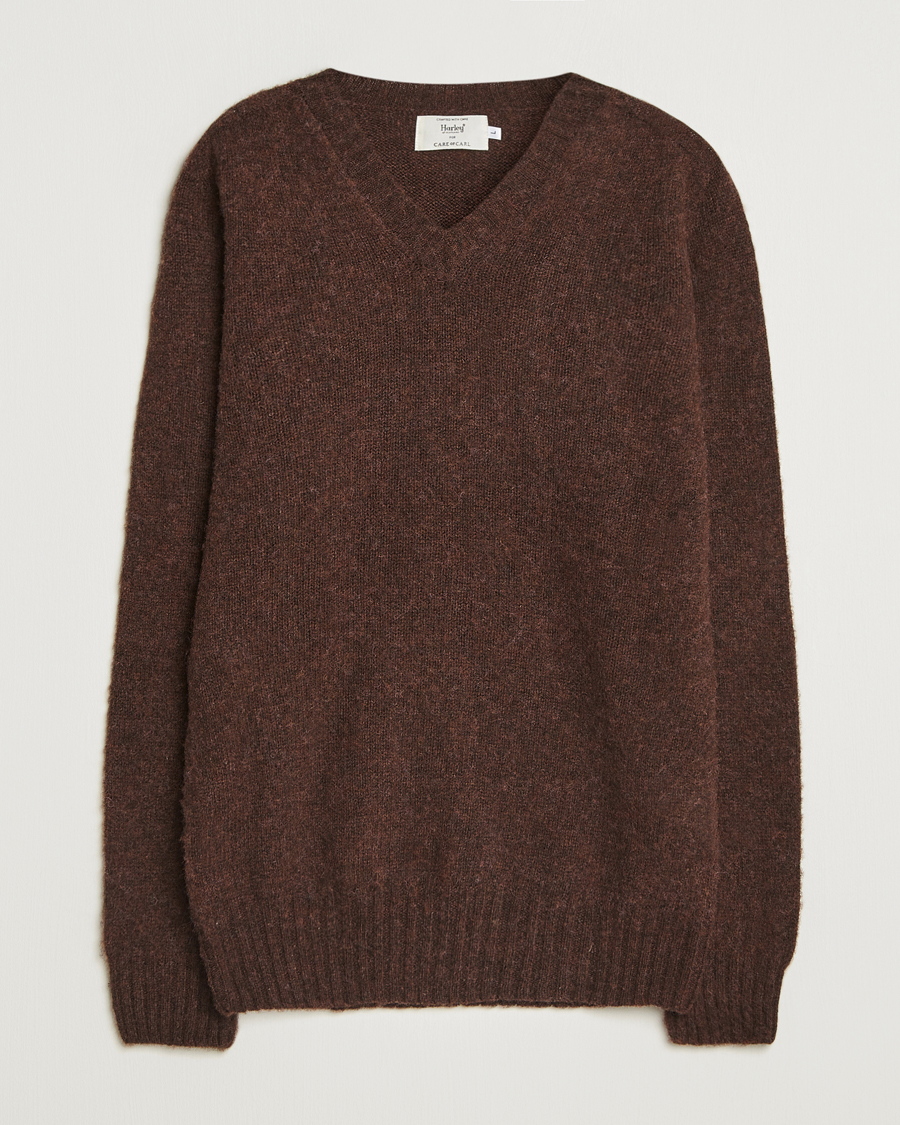 Men | Sweaters & Knitwear | Harley Of Scotland for Care of Carl | Harley Of Scotland Brushed Supersoft Lambswool V-Neck Brown