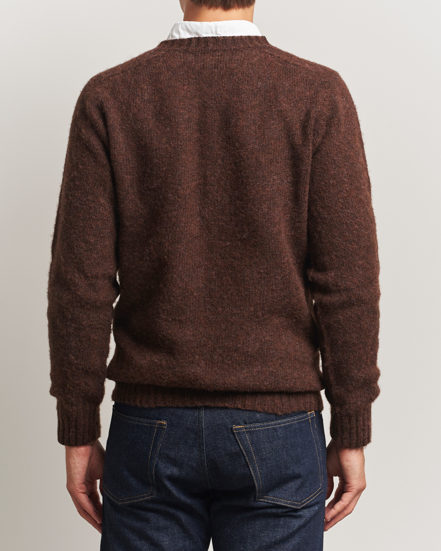 Men | Sweaters & Knitwear | Harley Of Scotland for Care of Carl | Harley Of Scotland Brushed Supersoft Lambswool V-Neck Brown