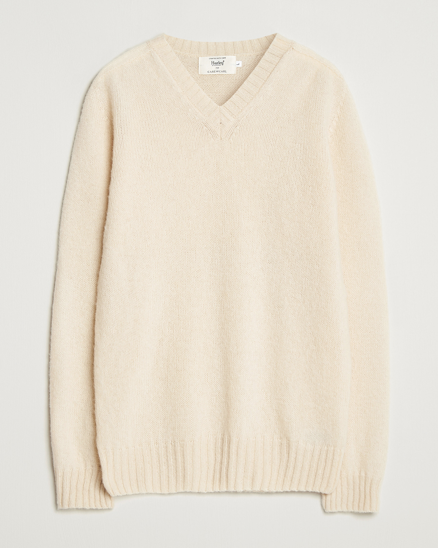 Harley Of Scotland Brushed Supersoft Lambswool V-Neck Vanilla at