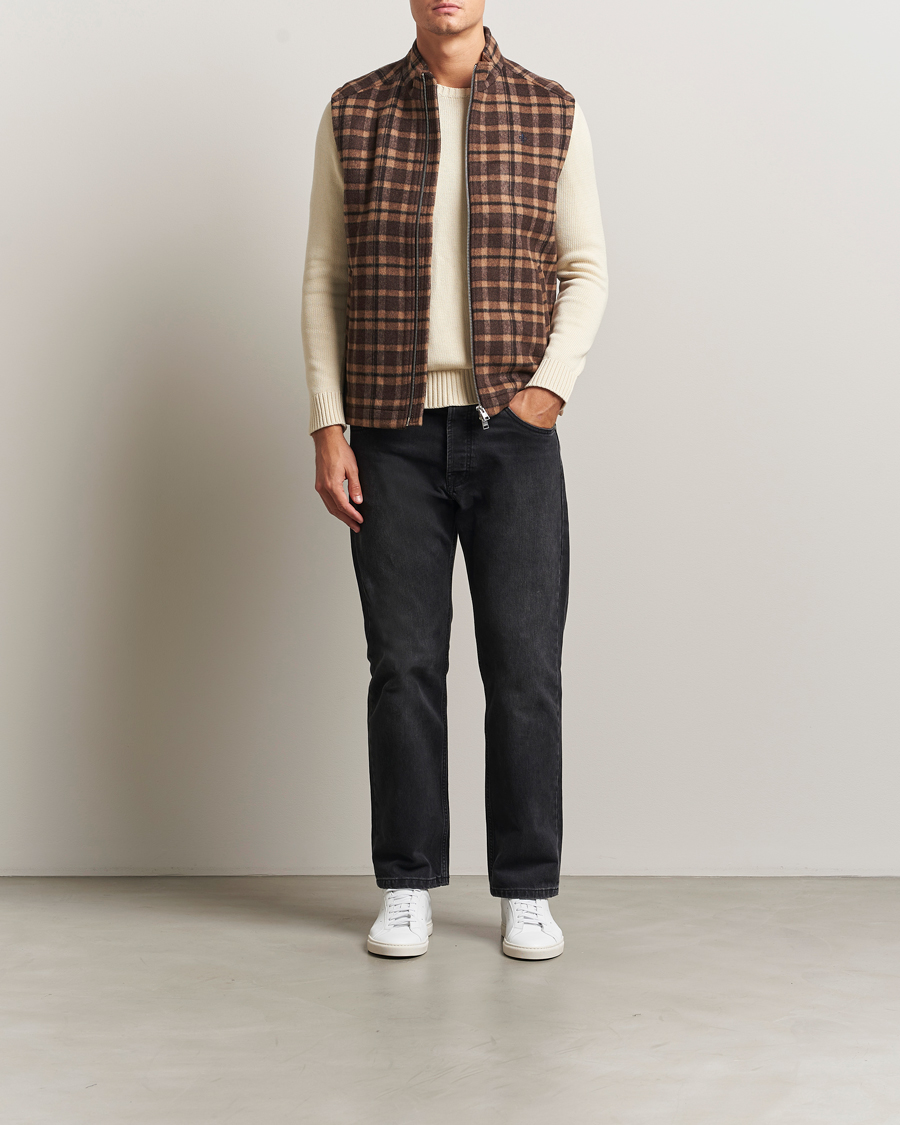 Men | Coats & Jackets | Morris | Humphrey Vest Brown