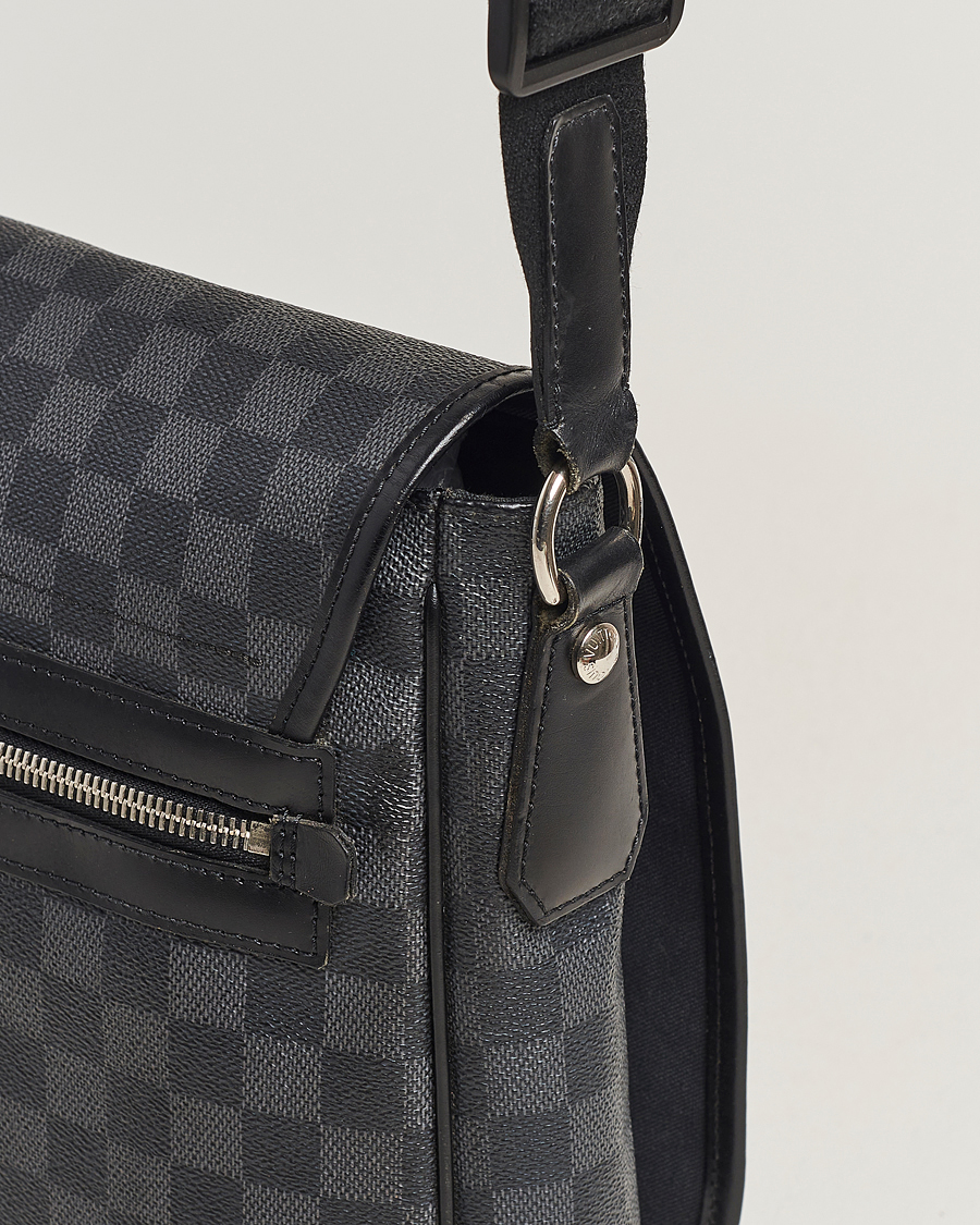 Men | Louis Vuitton Pre-Owned Daniel MM Shoulder Bag Damier Graphite | Louis Vuitton Pre-Owned | Daniel MM Shoulder Bag Damier Graphite
