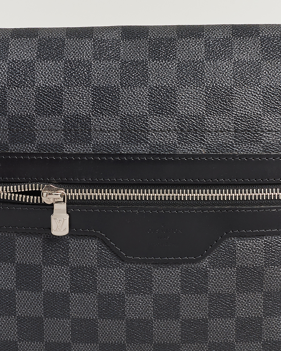 Men | Louis Vuitton Pre-Owned Daniel MM Shoulder Bag Damier Graphite | Louis Vuitton Pre-Owned | Daniel MM Shoulder Bag Damier Graphite