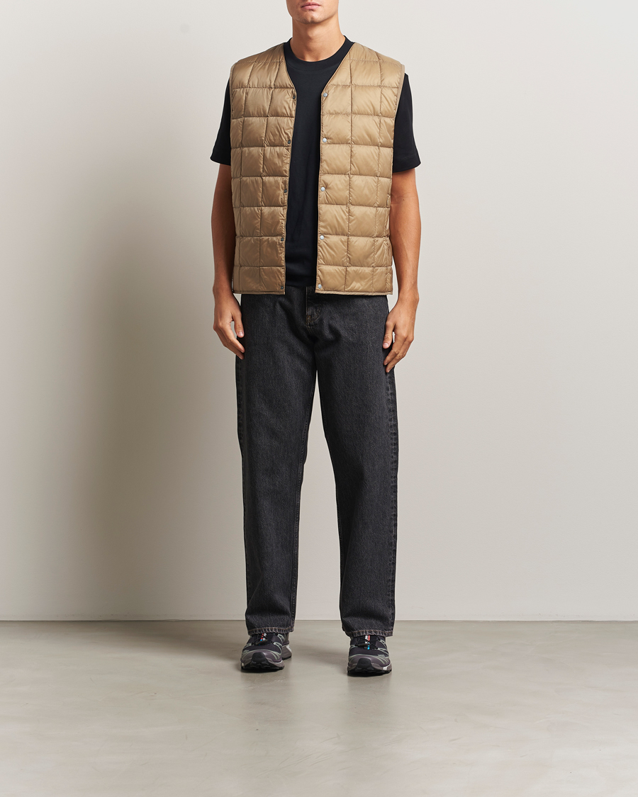 Men | Gilets | TAION | V-Neck Lightweight Down Vest Greige