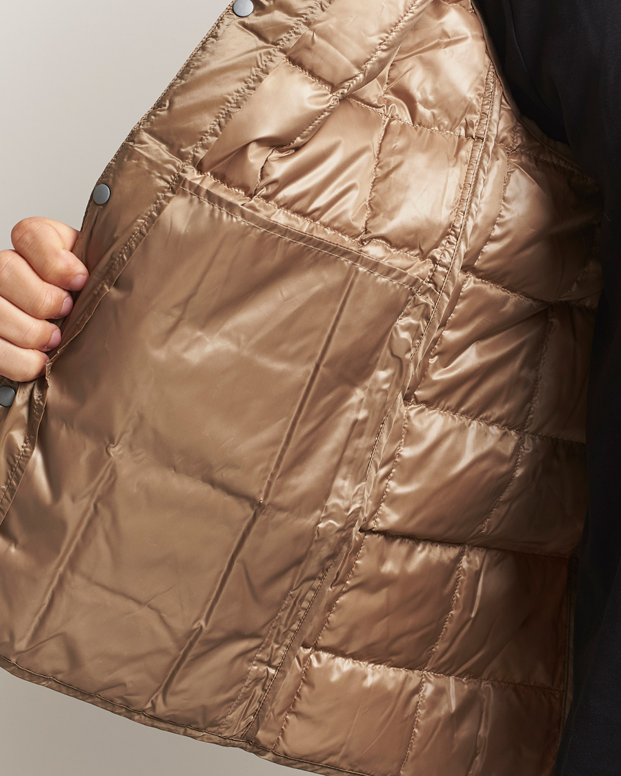 Men | Gilets | TAION | V-Neck Lightweight Down Vest Greige