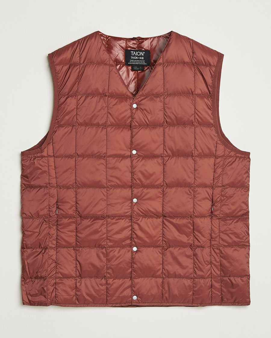 Men | Coats & Jackets | TAION | V-Neck Lightweight Down Vest Dark Red