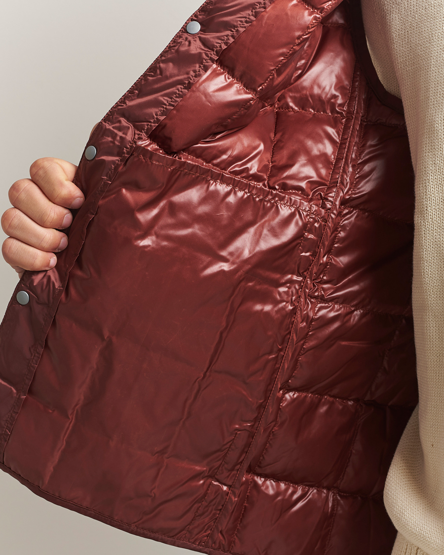 Men | Coats & Jackets | TAION | V-Neck Lightweight Down Vest Dark Red