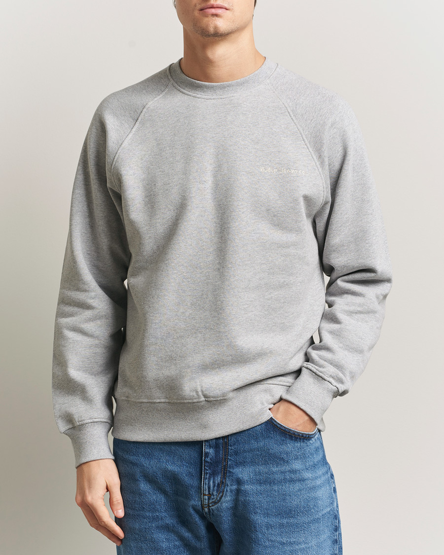Men | Sweaters & Knitwear | Nudie Jeans | Palle Logo Crew Neck Sweatshirt Grey Melange