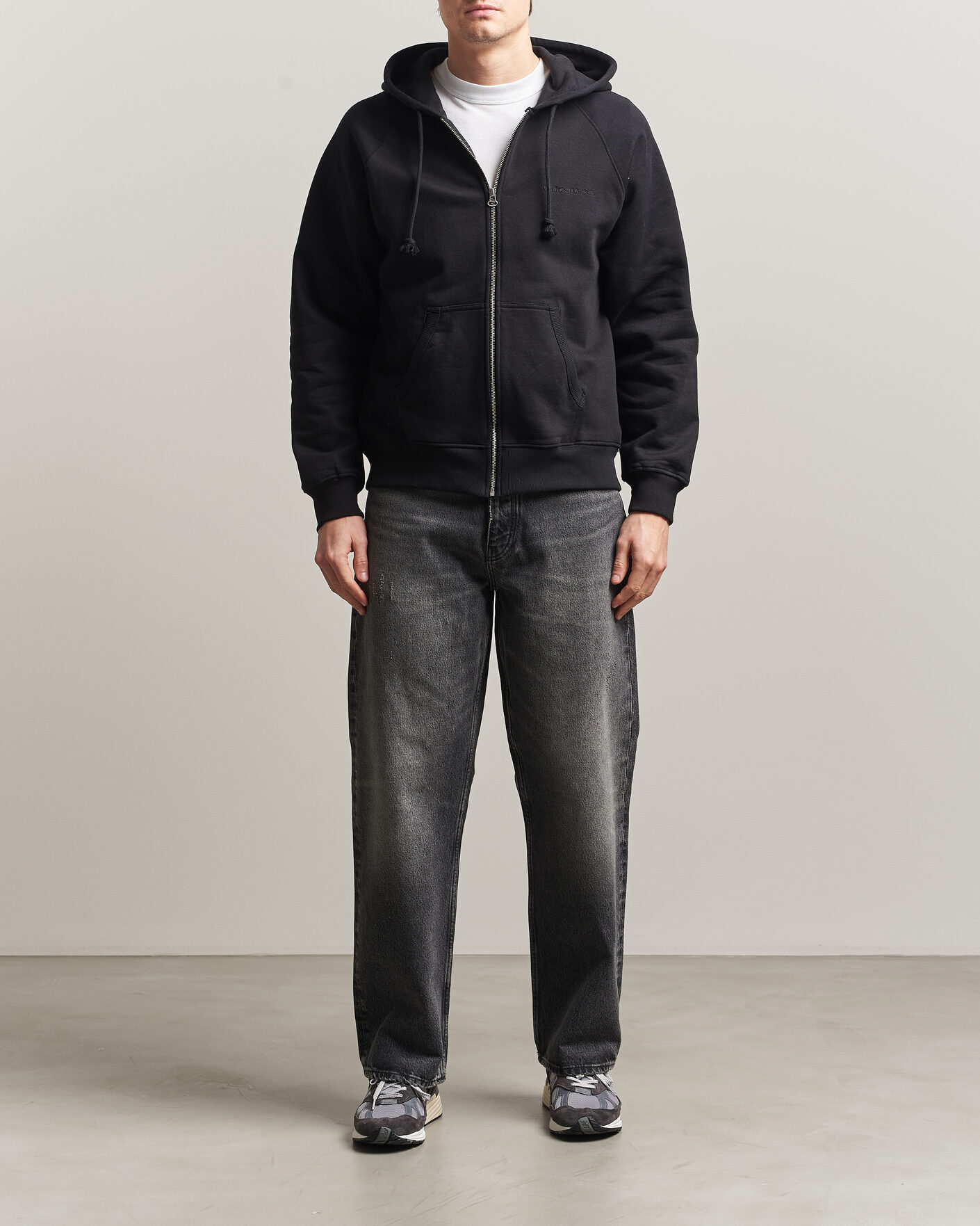 Men | Sweaters & Knitwear | Nudie Jeans | Gunde Logo Full Zip Hoodie Black
