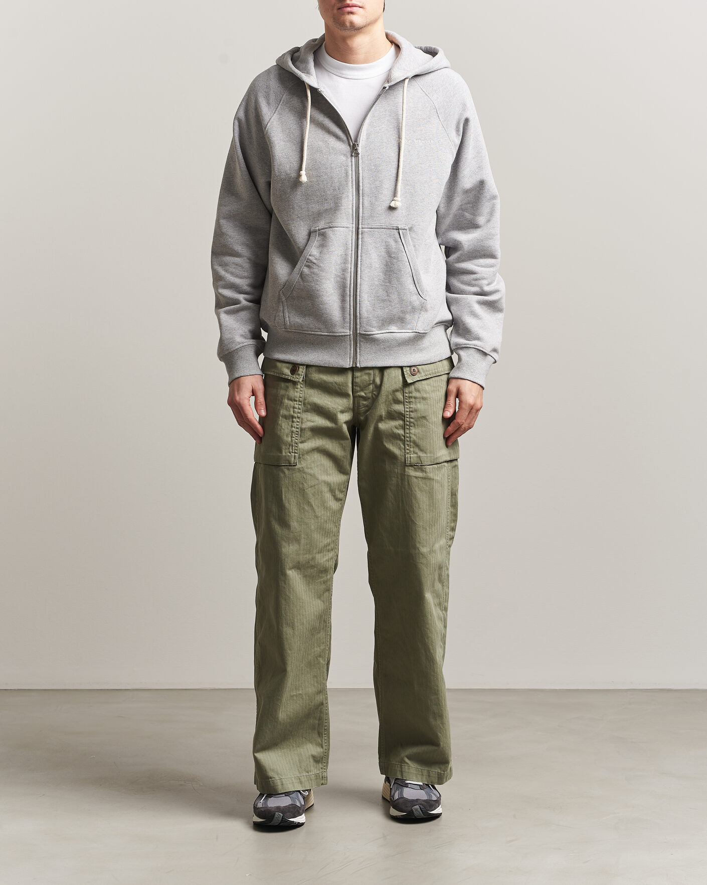 Men | Sweaters & Knitwear | Nudie Jeans | Gunde Logo Full Zip Hoodie Grey Melange