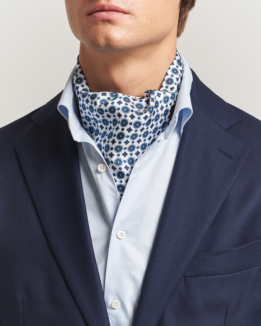 Men | Amanda Christensen Silk Twill Medallion Ascot White | Amanda Christensen | Silk Twill Medallion Ascot White