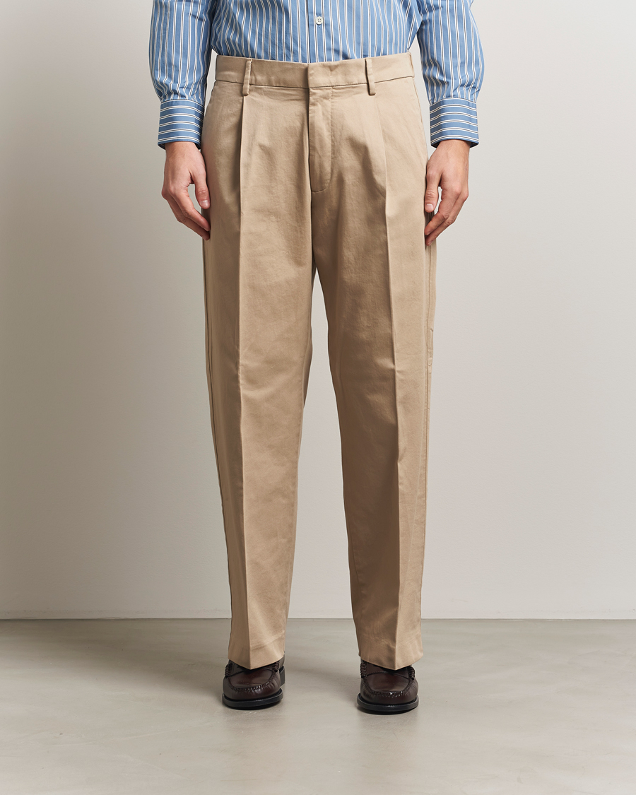 Men | Trousers | NN07 | Kay Relaxed Fit Pleated Trousers Desert Khaki