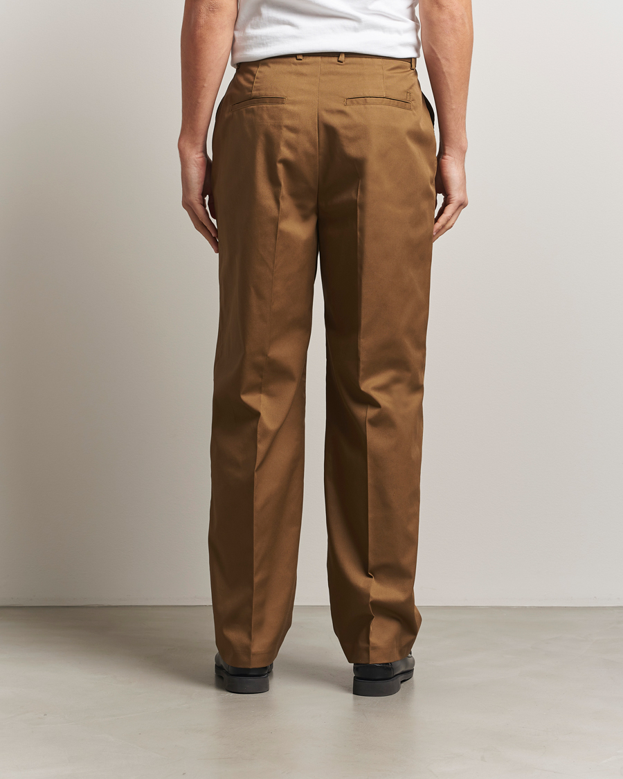 Men | Trousers | LES DEUX | Reece Pleated Heavy Twill Pant Dark Sand
