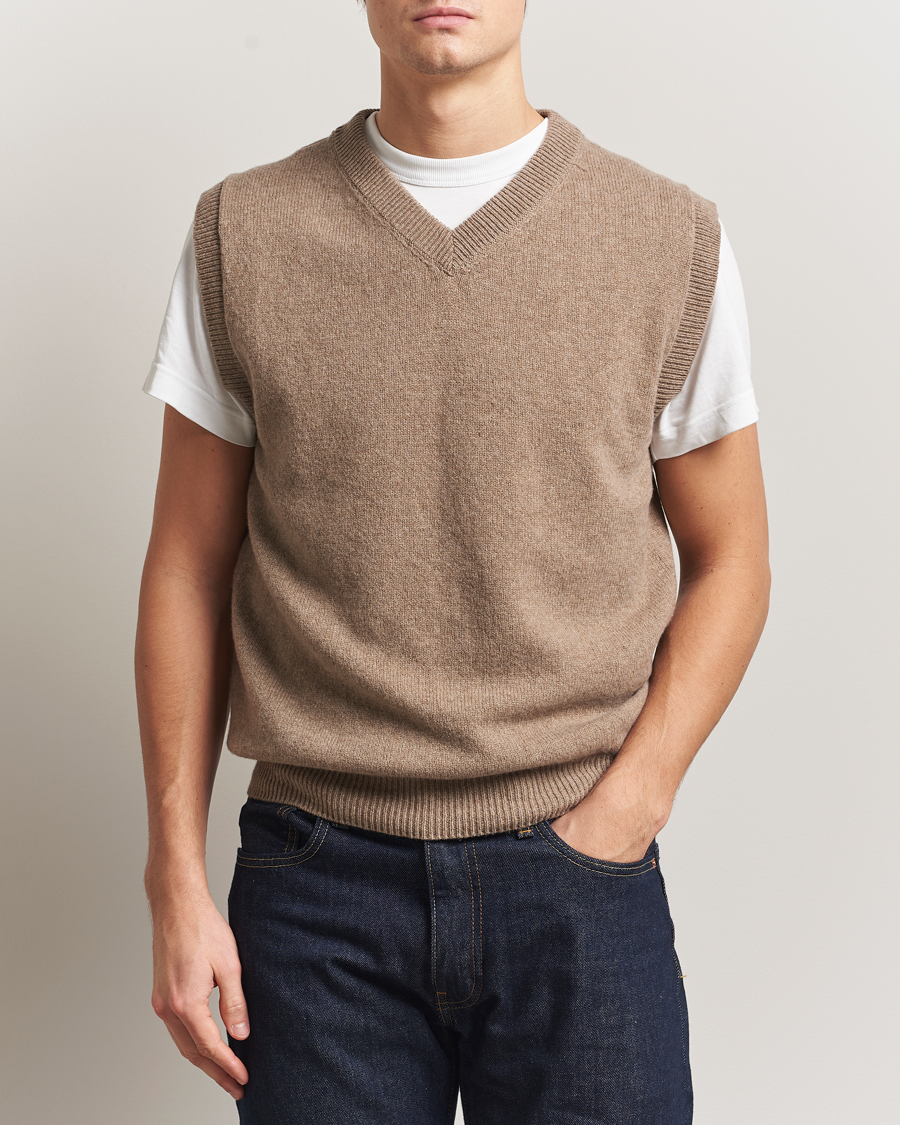 Sunspel Lambswool Knitted Vest Sandstone at CareOfCarl.com