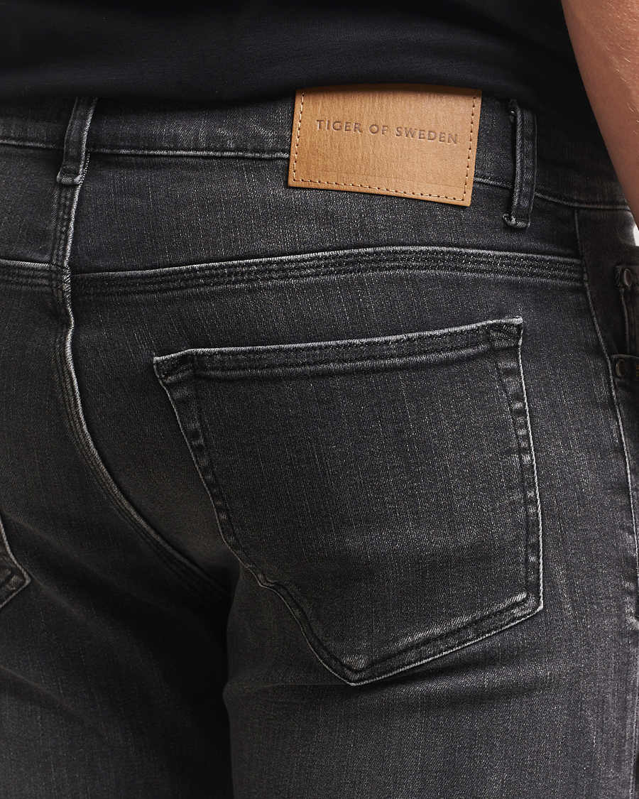 Men | Trousers | Tiger of Sweden | Evolve Jeans Washed Black