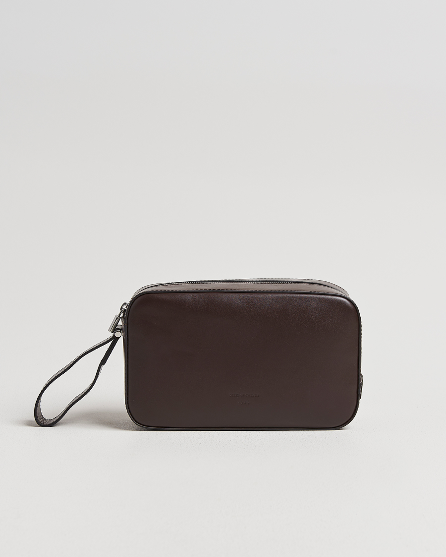 Men | Bags | Tiger of Sweden | Balnea Smooth Leather Washbag Dark Brown