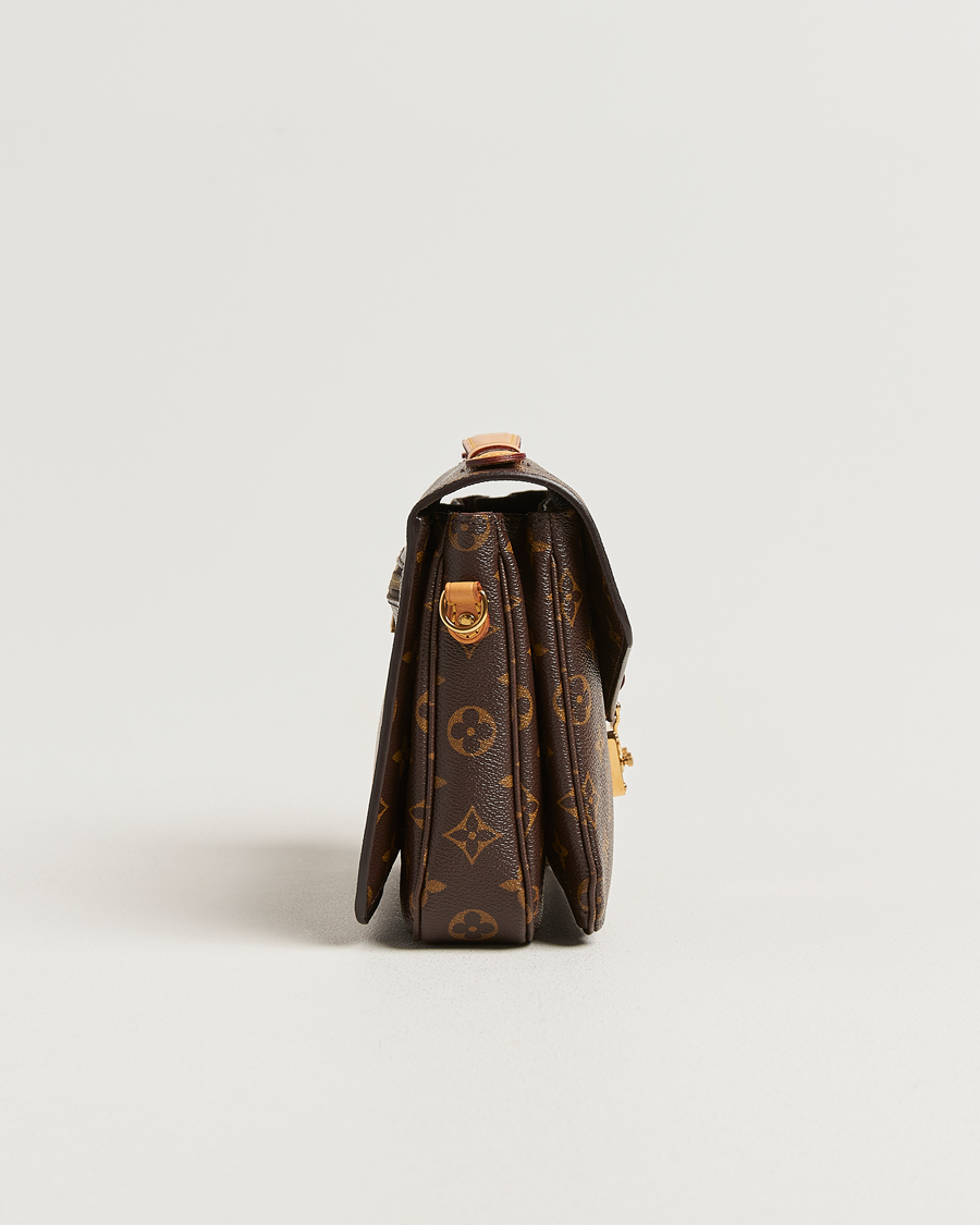 Men | Louis Vuitton Pre-Owned Pochette Métis Monogram | Louis Vuitton Pre-Owned | Pochette Métis Monogram