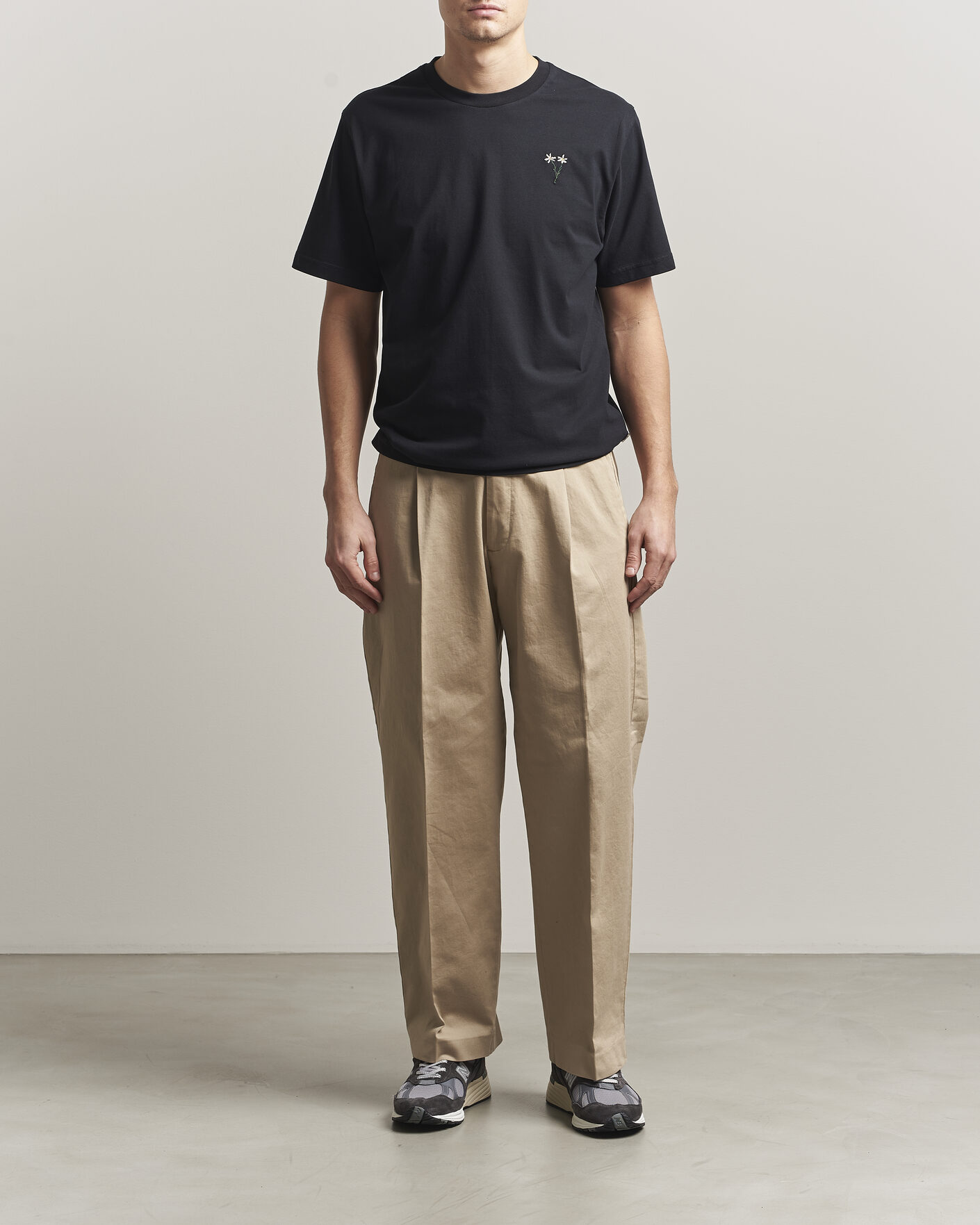 Men | T-Shirts | Forét | Posy T-Shirt Black