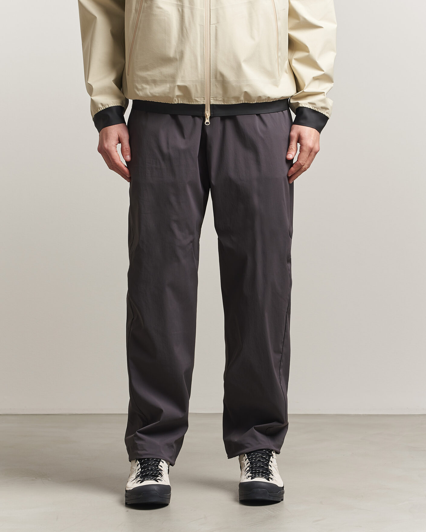 Men | Trousers | Stone Island | Stellina Technical Nylon Stretch Trousers Charcoal