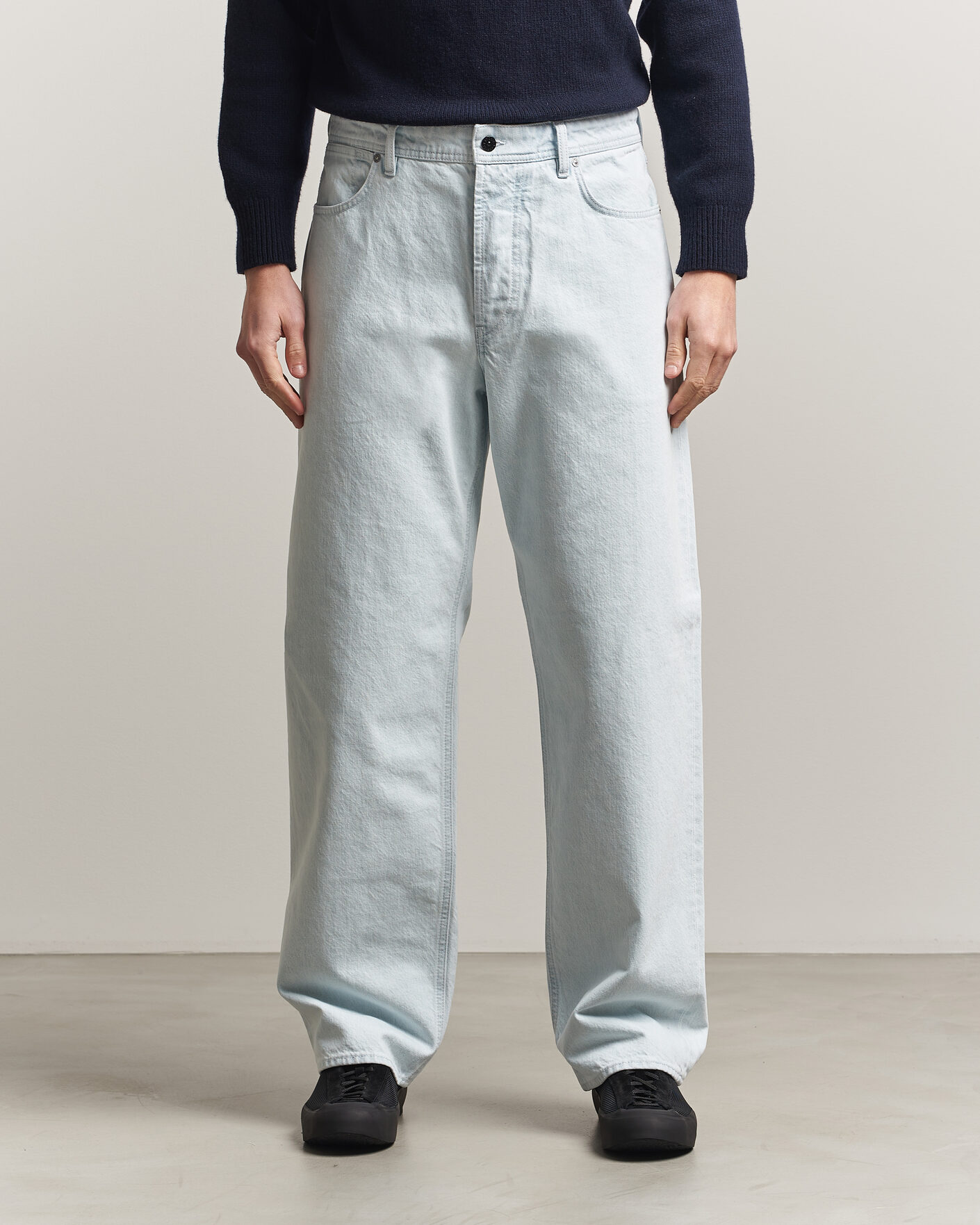 パンツ Stone  denim loose Stone Island Loose Fit Denim Jeans Blue Extra Bleach at CareOfCarl.com