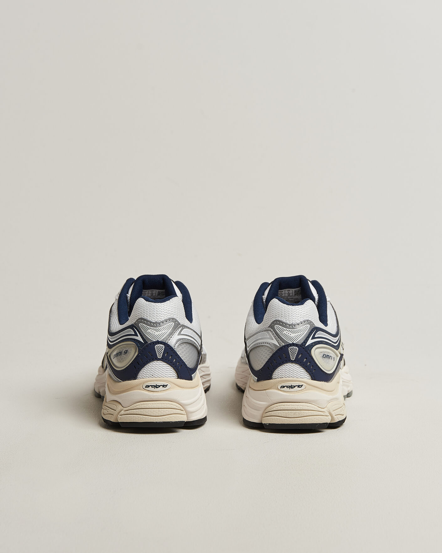 Men | Sneakers | Saucony | Progrid Omni 9 Running Sneaker White/Navy