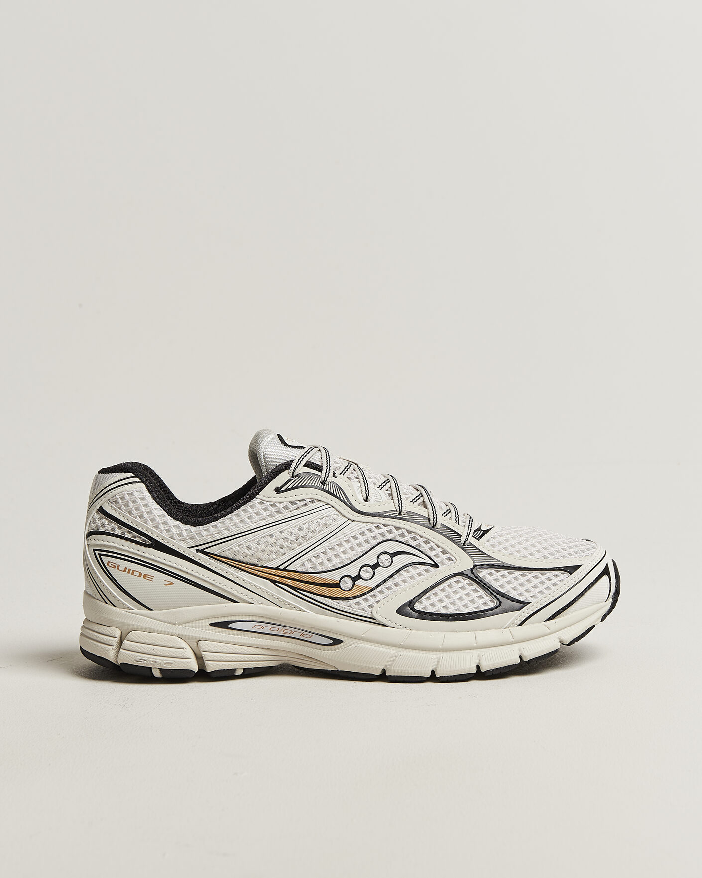 Men | Sneakers | Saucony | Guide 7 Running Sneaker Onyx/Gold