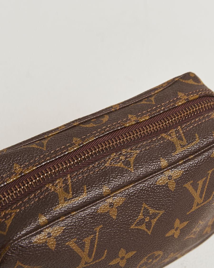Louis Vuitton Pre-Owned Trousse Toilette 18 Monogram at CareOfCarl.com