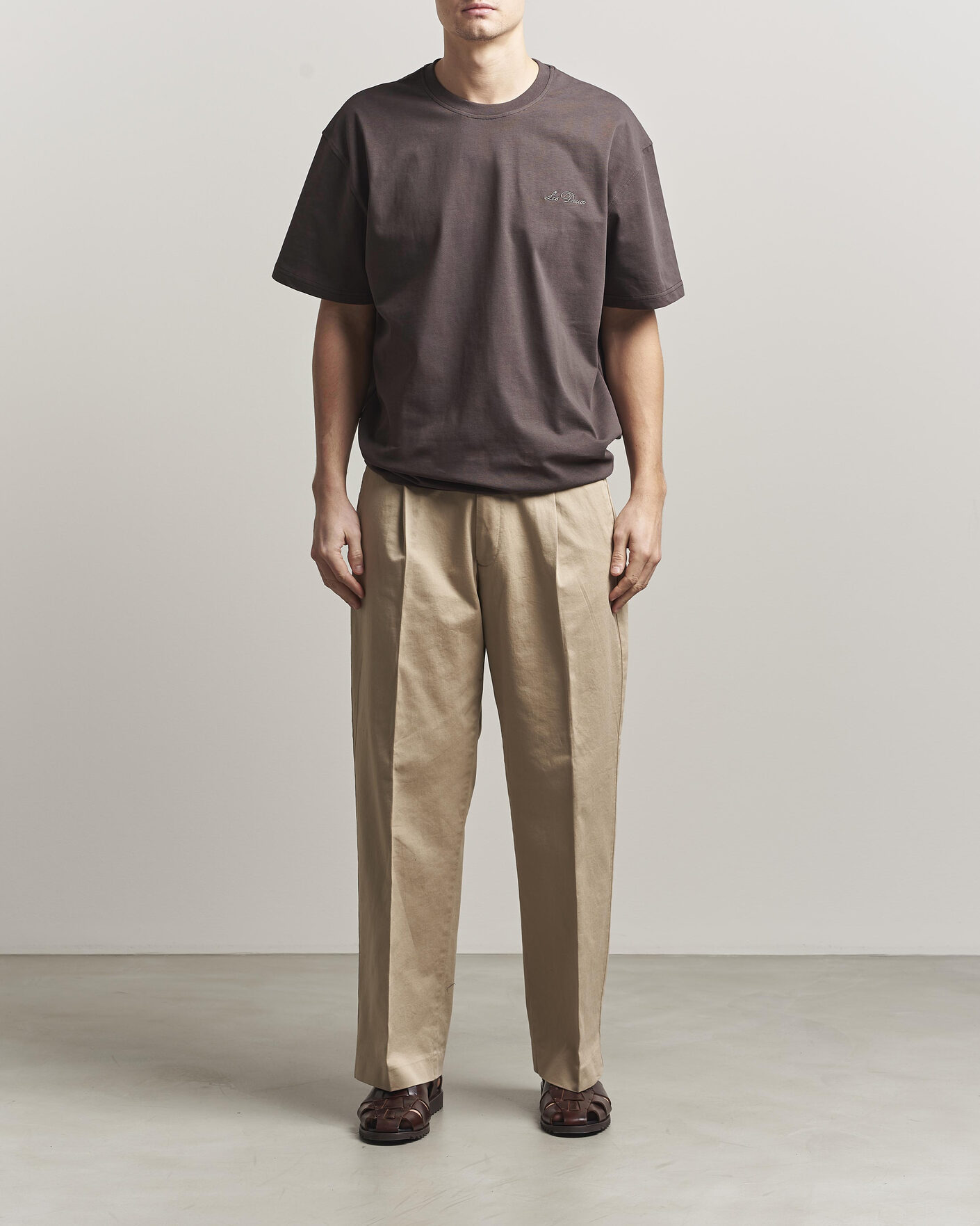 Men | T-Shirts | LES DEUX | Crew T-Shirt Coffee Brown