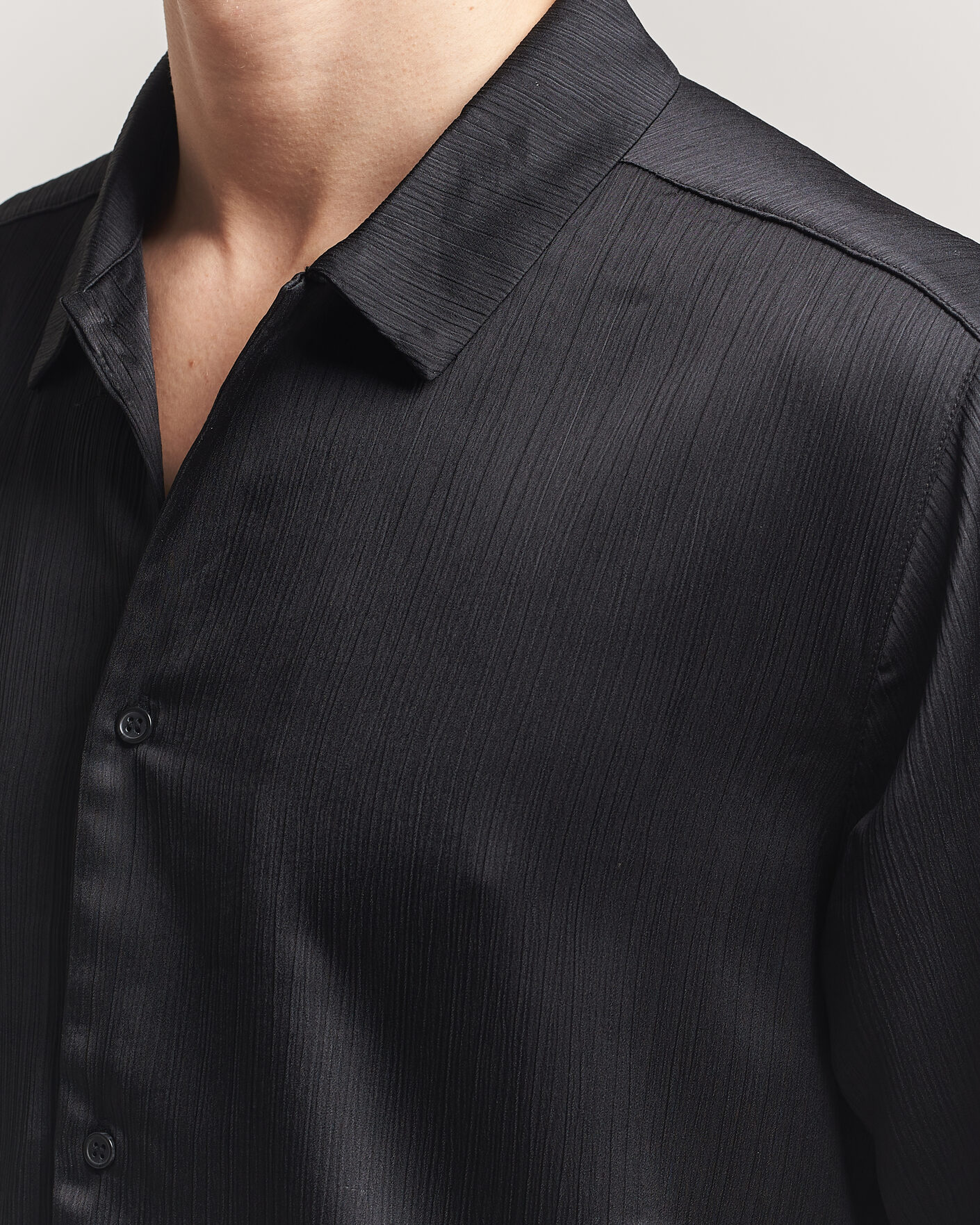 Men | Shirts | LES DEUX | Hector Plissé Short Sleeve Shirt Black