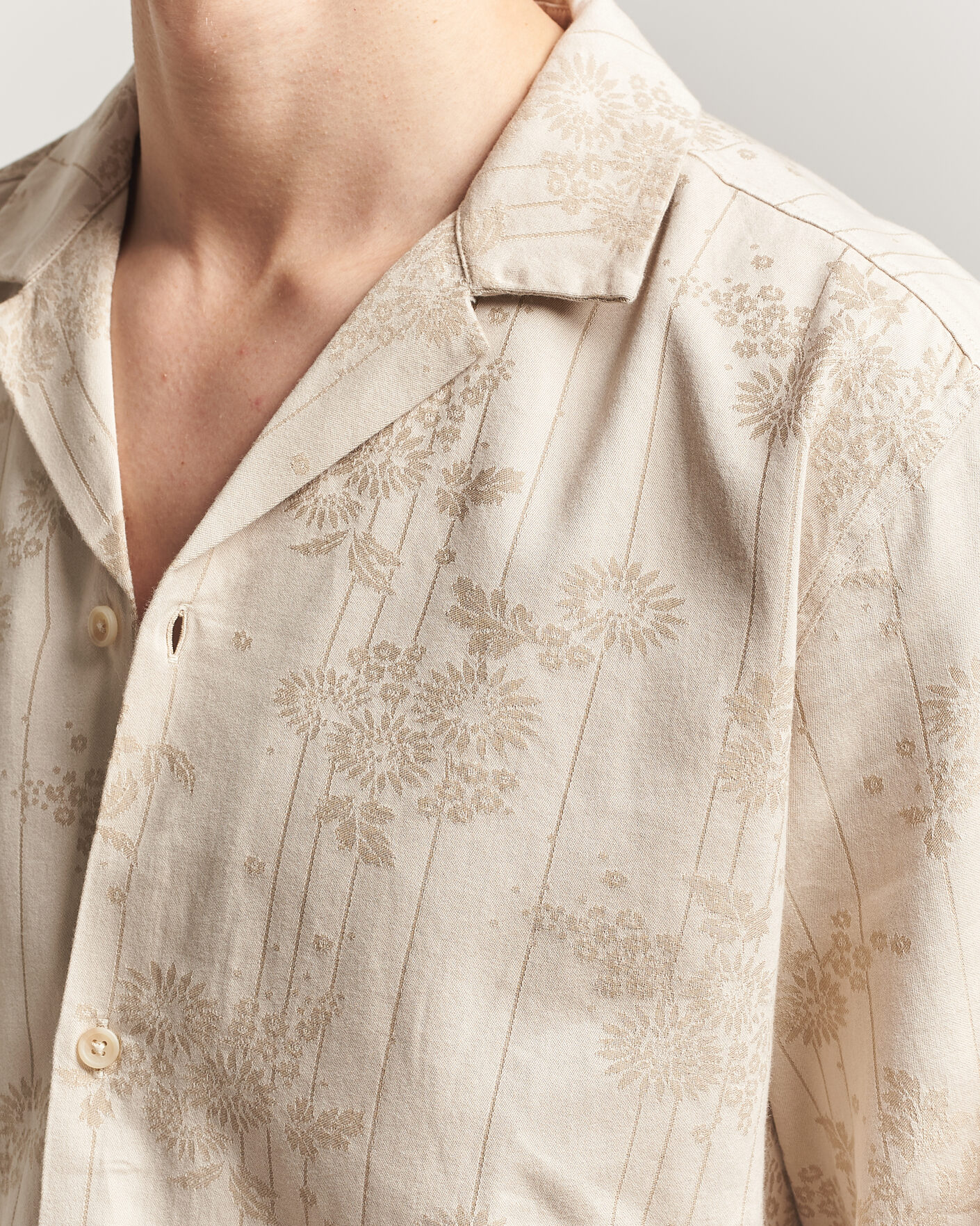 Men | Shirts | LES DEUX | Jasper Flower Jaquard Shirt Oyster Grey/White
