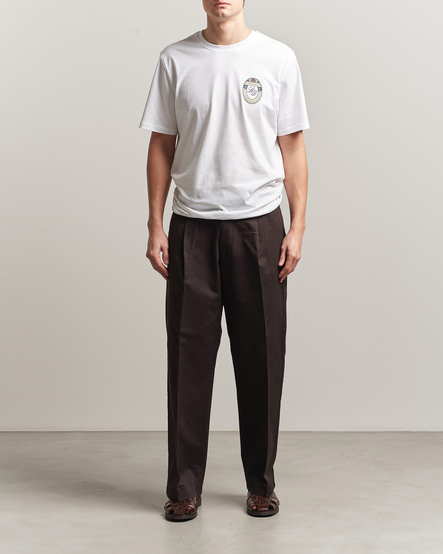 Men | T-Shirts | LES DEUX | Brday Emblem T-Shirt White