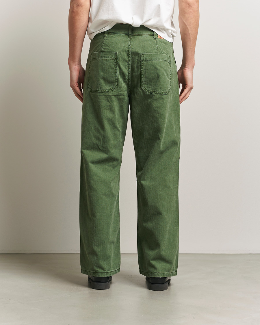 Men | Trousers | Jeanerica | Genua Herringbone Worker Chino Chevron Green