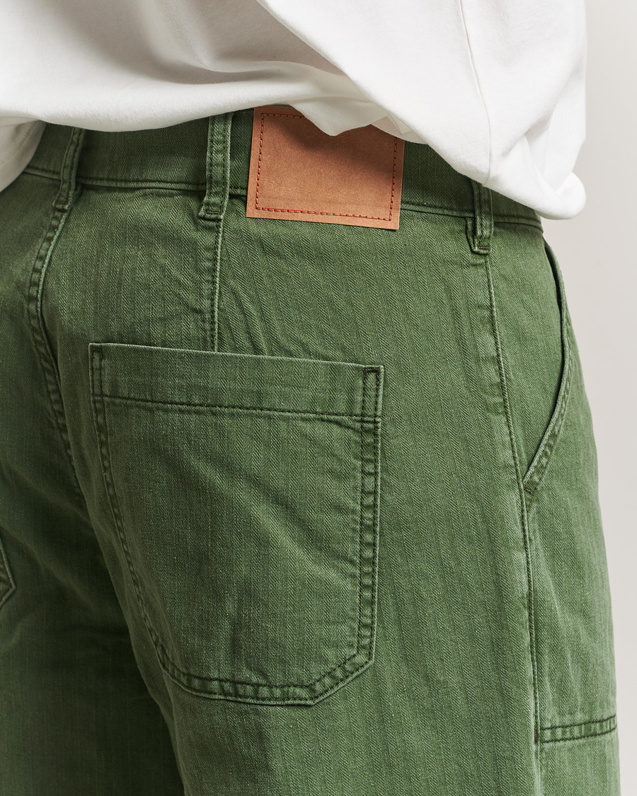 Men | Trousers | Jeanerica | Genua Herringbone Worker Chino Chevron Green