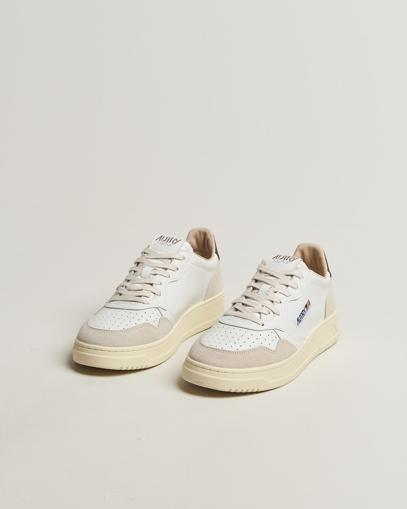 Men | Sneakers | Autry | Medalist Low Leather/Suede Sneaker White/Teak