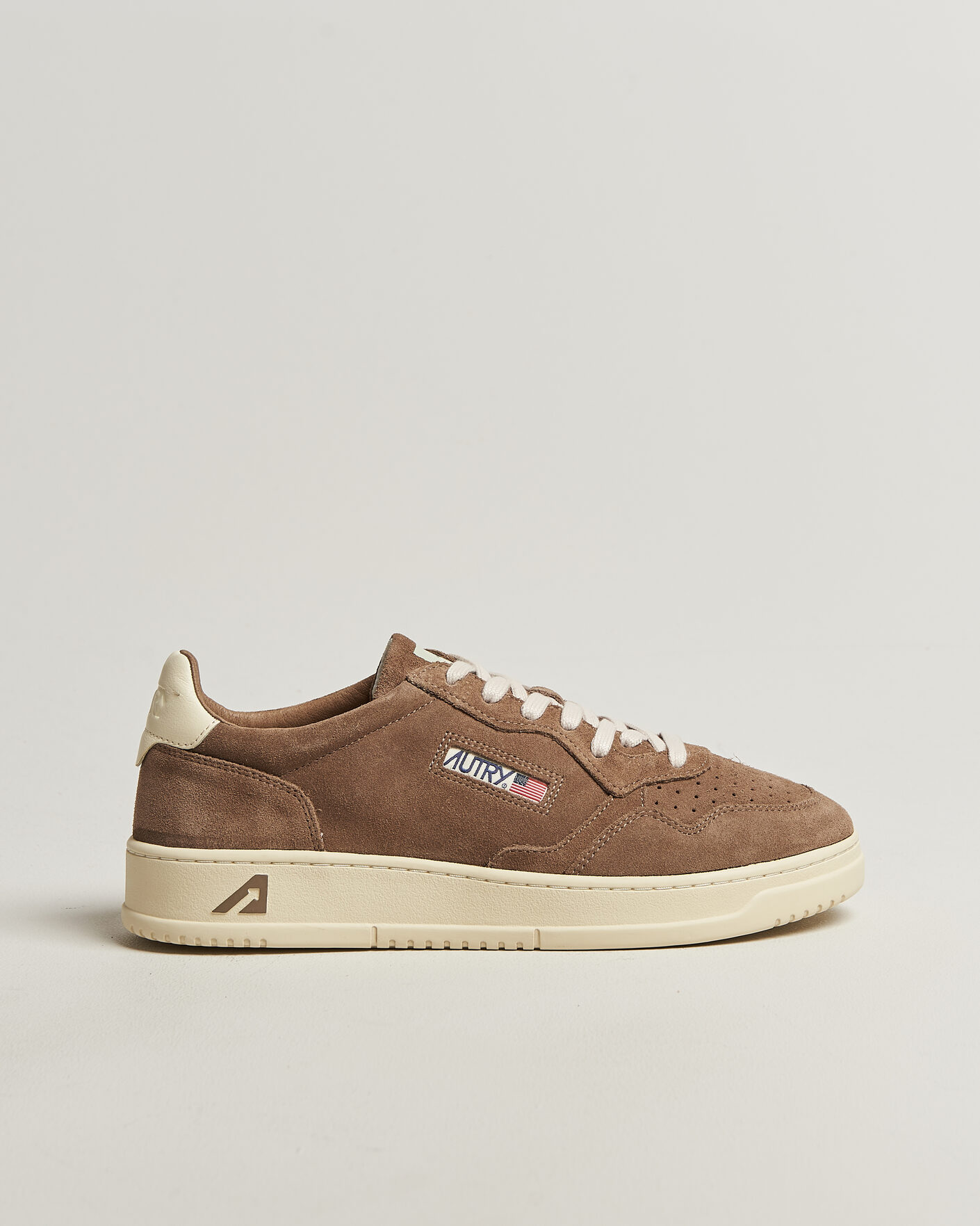 Men | Sneakers | Autry | Medalist Low Sneaker Cigar/White