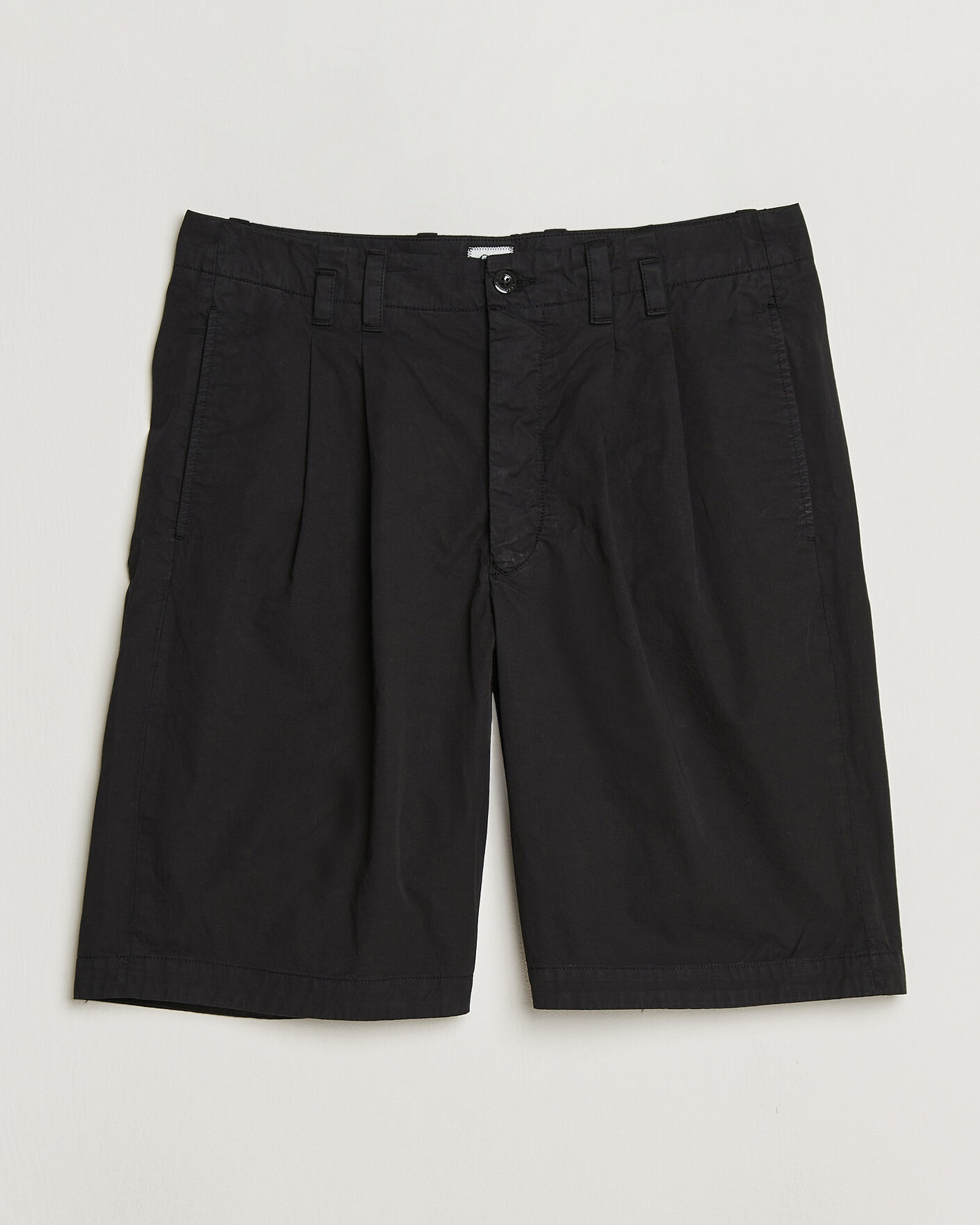 Men | Shorts | C.P. Company | Cotton Gabardine Pleated Loose Shorts Black