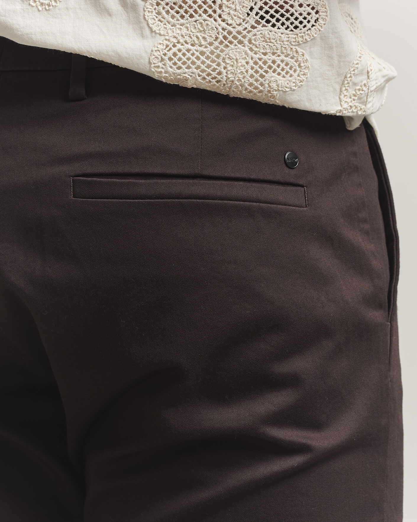 Men | Trousers | NN07 | Theo Regular Fit Stretch Chinos Deep Truffle
